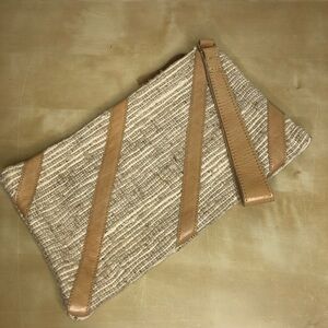 Carpet Bags of America Vintage Wristlet Cream